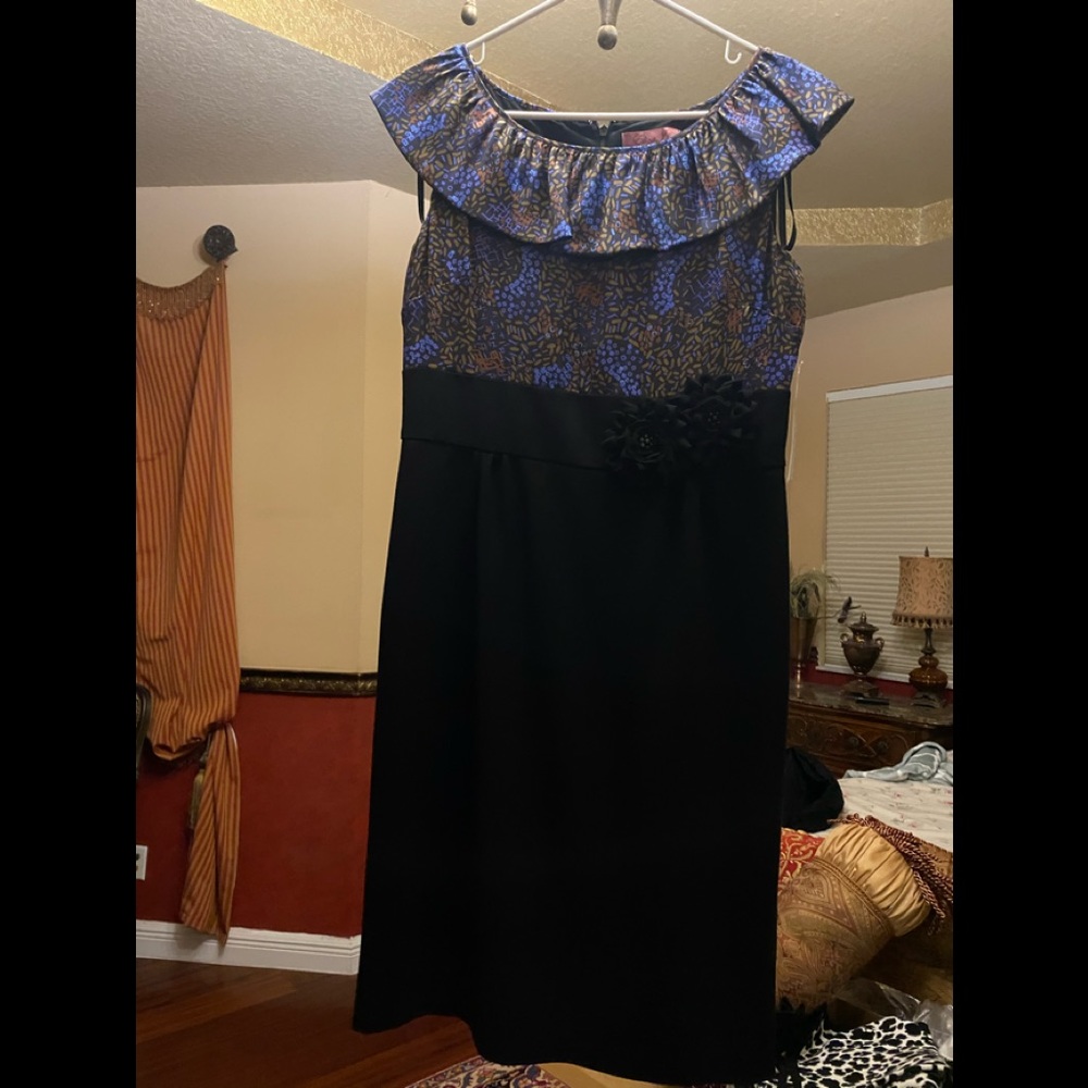 Dress - Picture 2 of 2